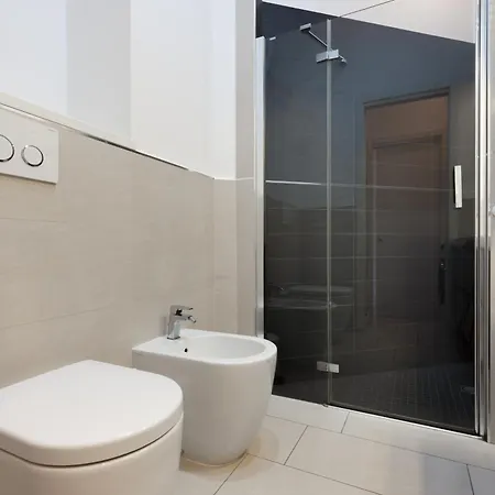 Apartamento Nam House & Posto Auto Milán