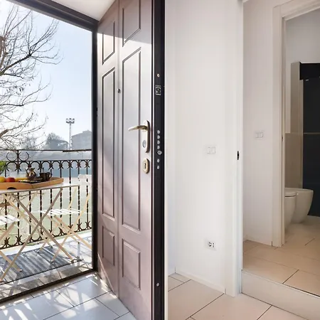 Nam House & Posto Auto Apartamento